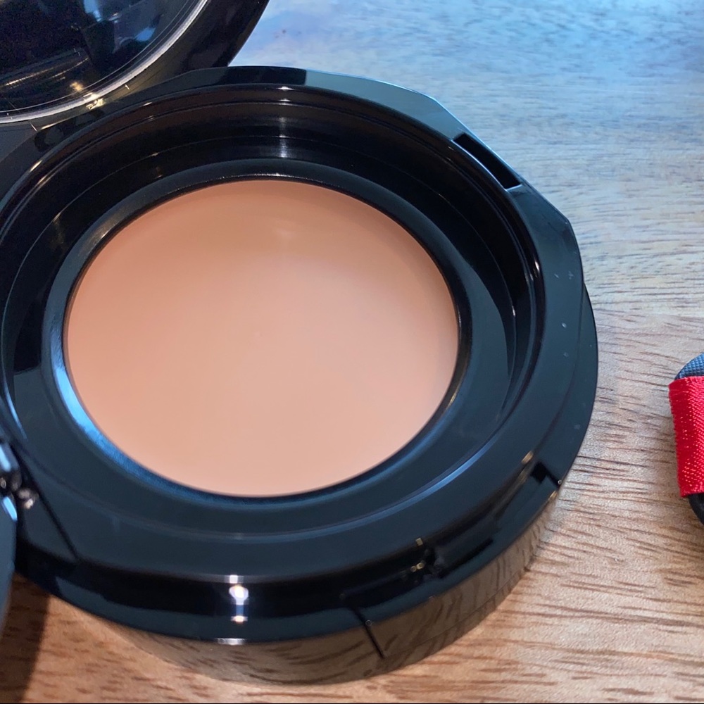 Giorgio Armani Power Fabric Compact Foundation - Picture 5 of 8